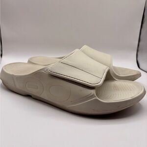 OOFOS Ooahh Sport Flex Sandals Unisex Sz W14/M12 Cream Adjustable Comfort Slide